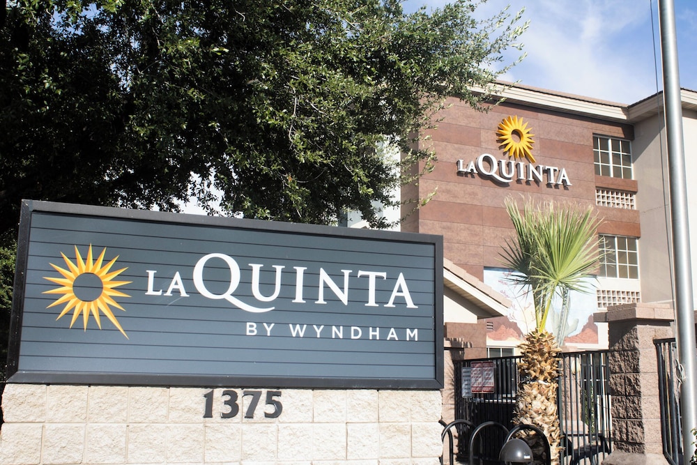 La Quinta Inn & Suites by Wyndham Tempe University / Phoenix 3/60