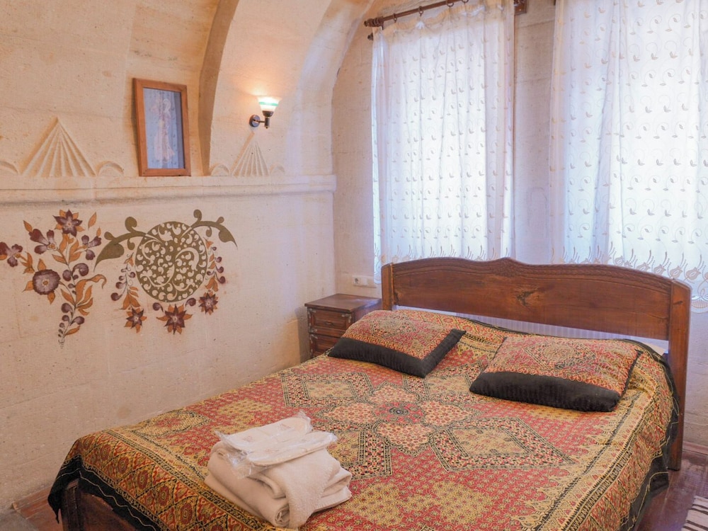 Kismet Cave House 13/50