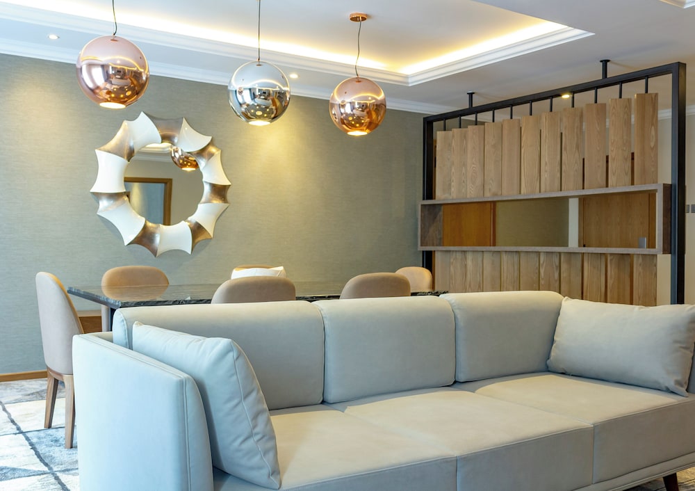 Alba Hotel Meru 30/50