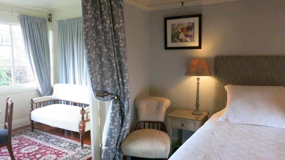 Cheltenham House 15/50