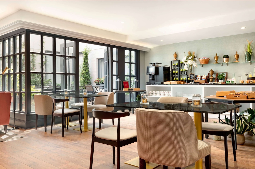 restaurant cafeteria