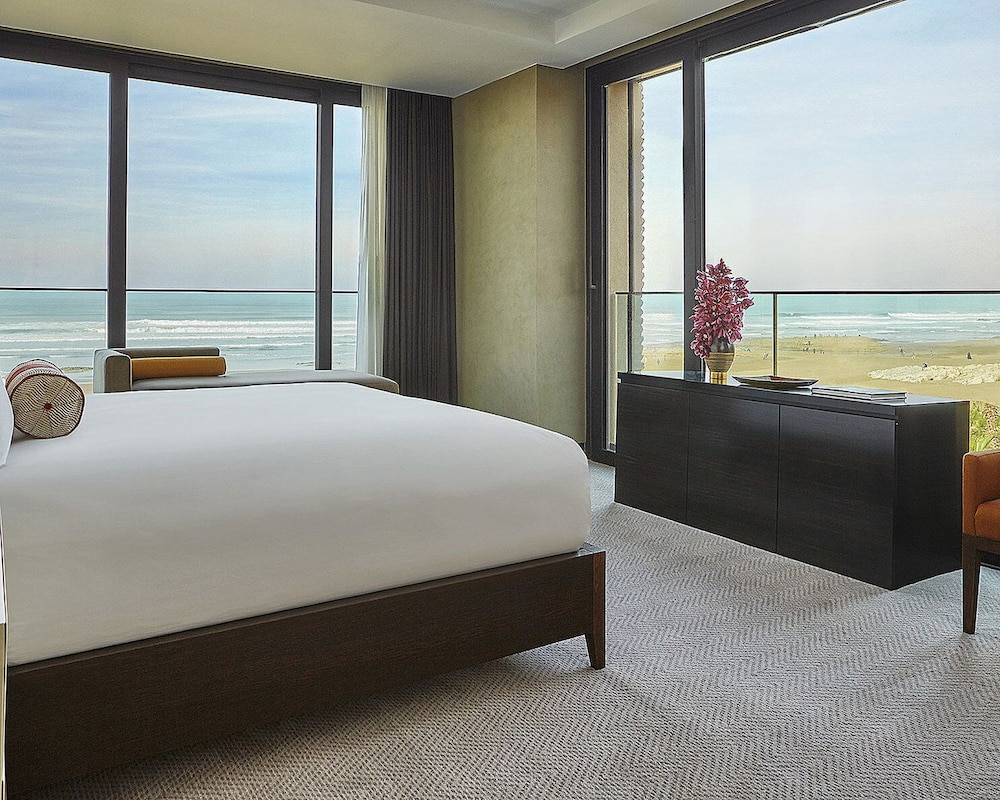 Four Seasons Hotel Casablanca 24/86
