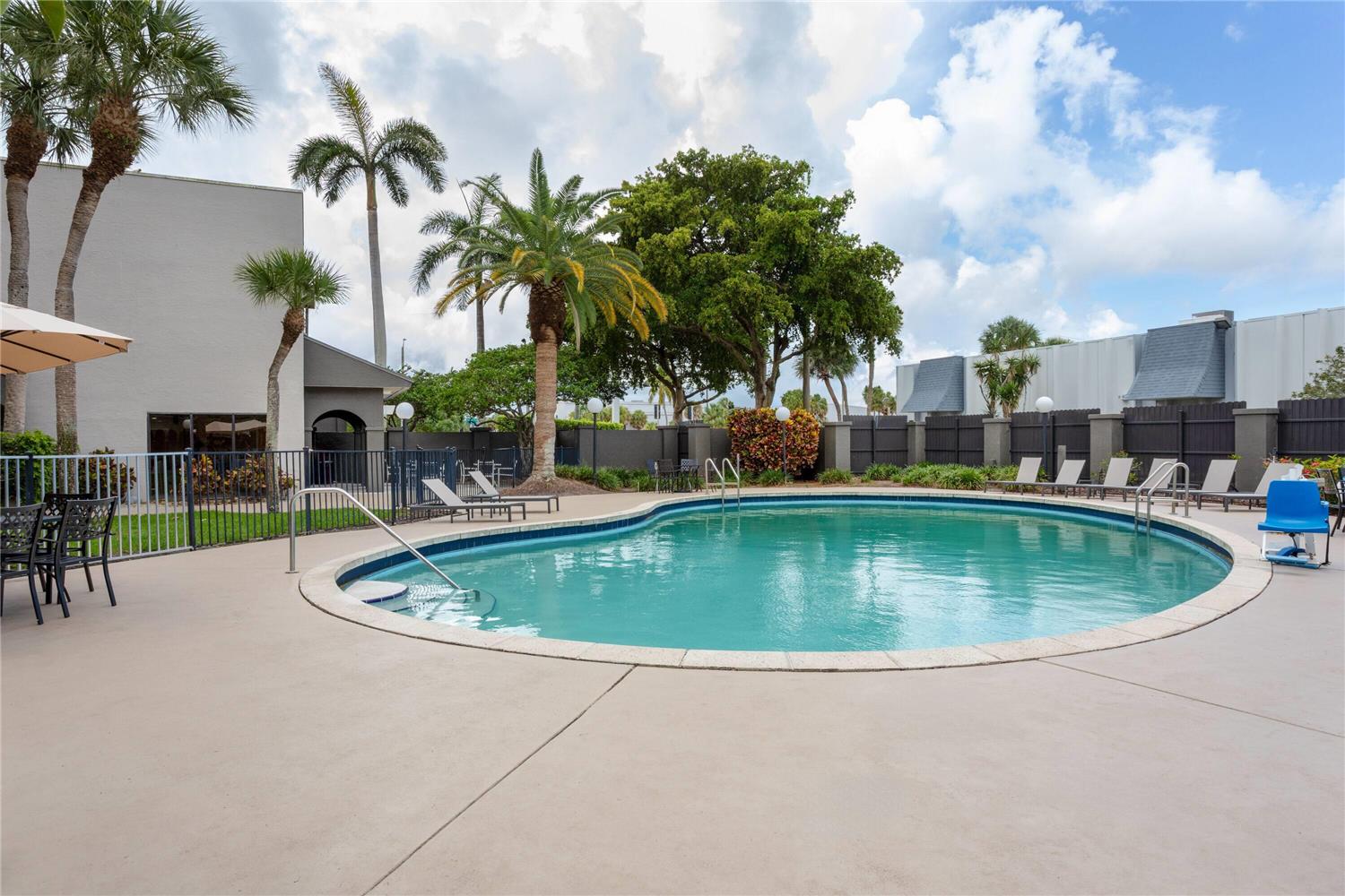 La Quinta Inn & Suites by Wyndham Ft Lauderdale Cypress Cr 44/44