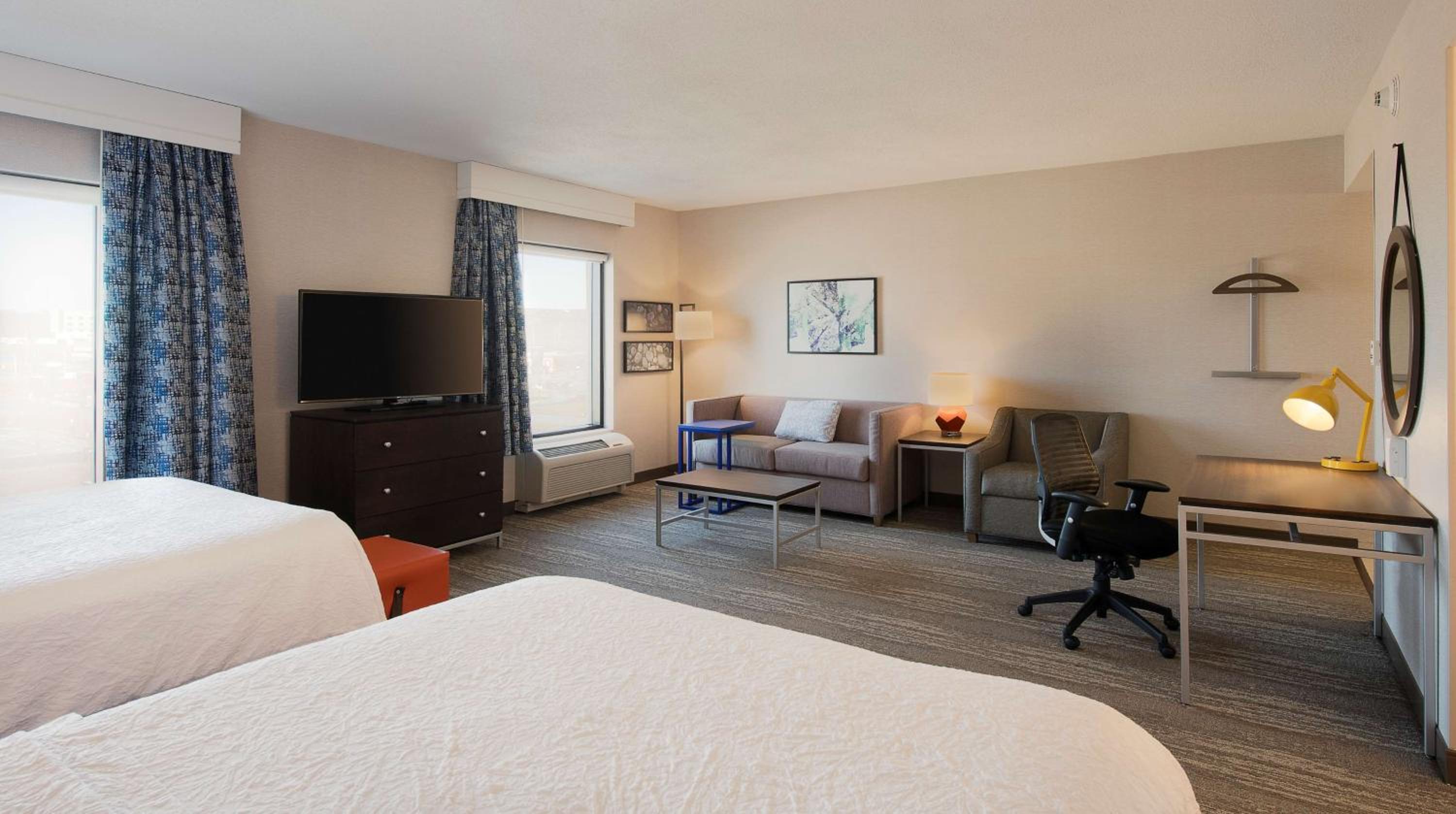 Studio, Suite, King Bed, 2 Queen Beds