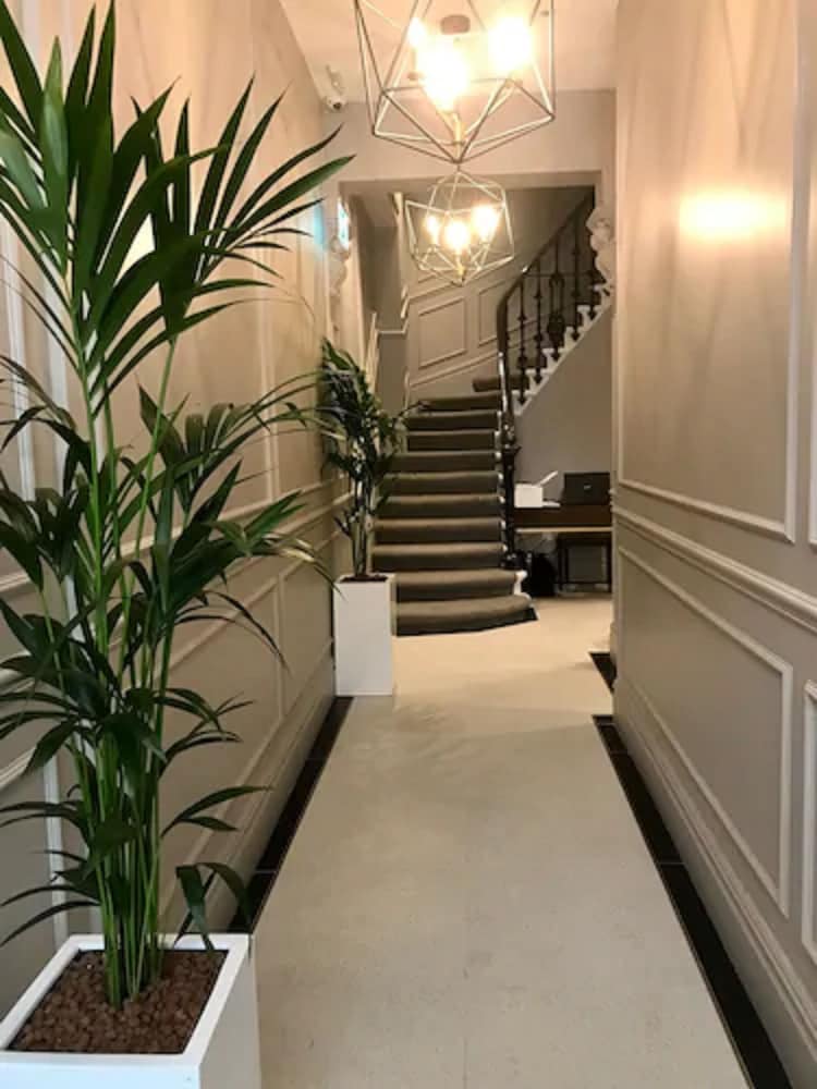 Oxford Hotel Earls Court 4/62