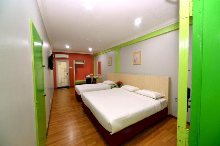 3 Rooms, Premier, Family