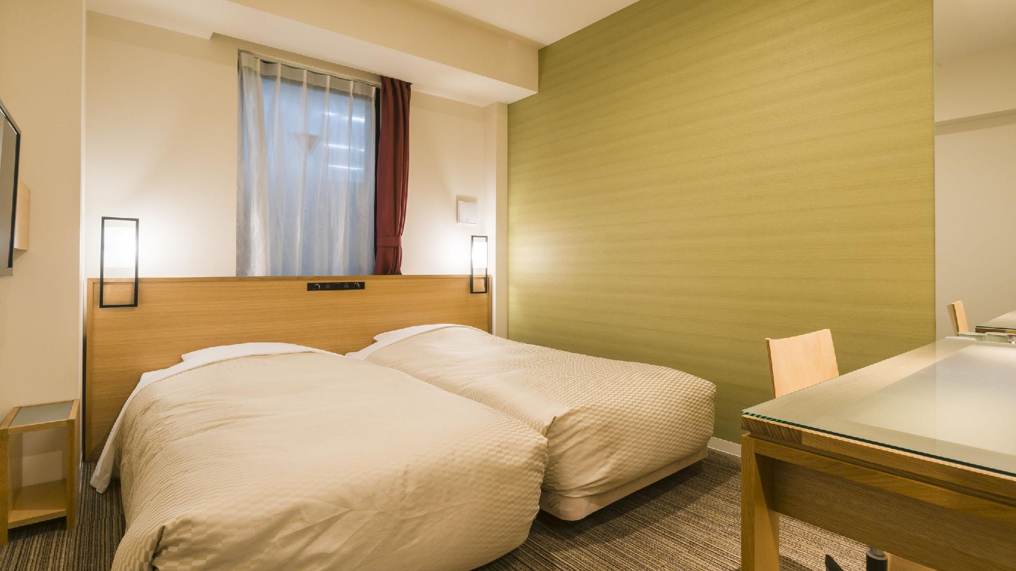 Hollywood, Single, Twin Beds