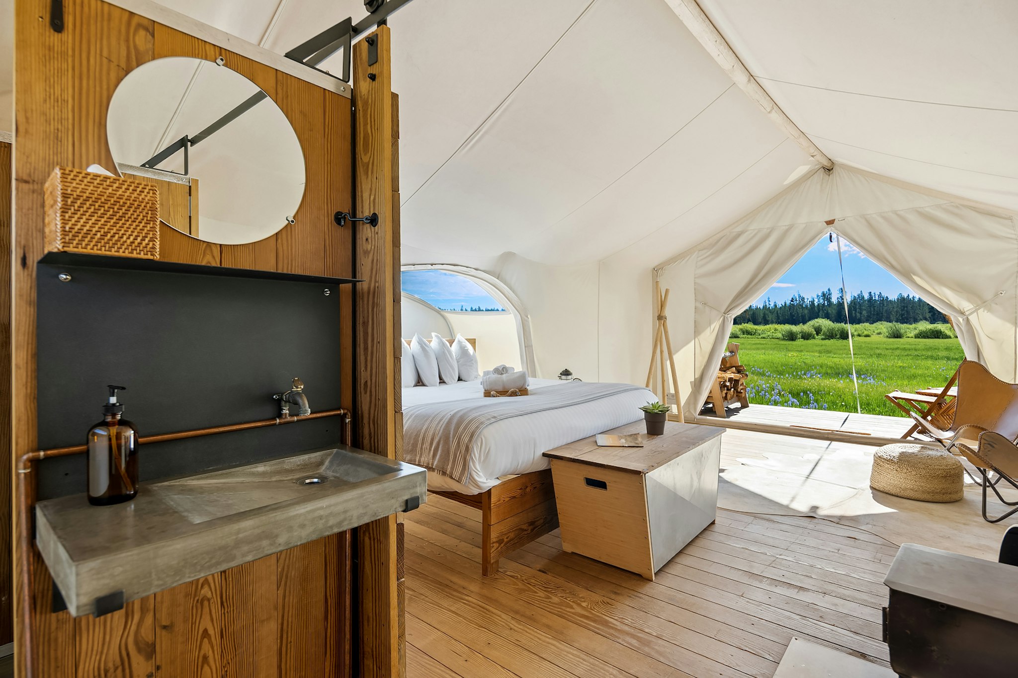 Under Canvas Yellowstone 33/34