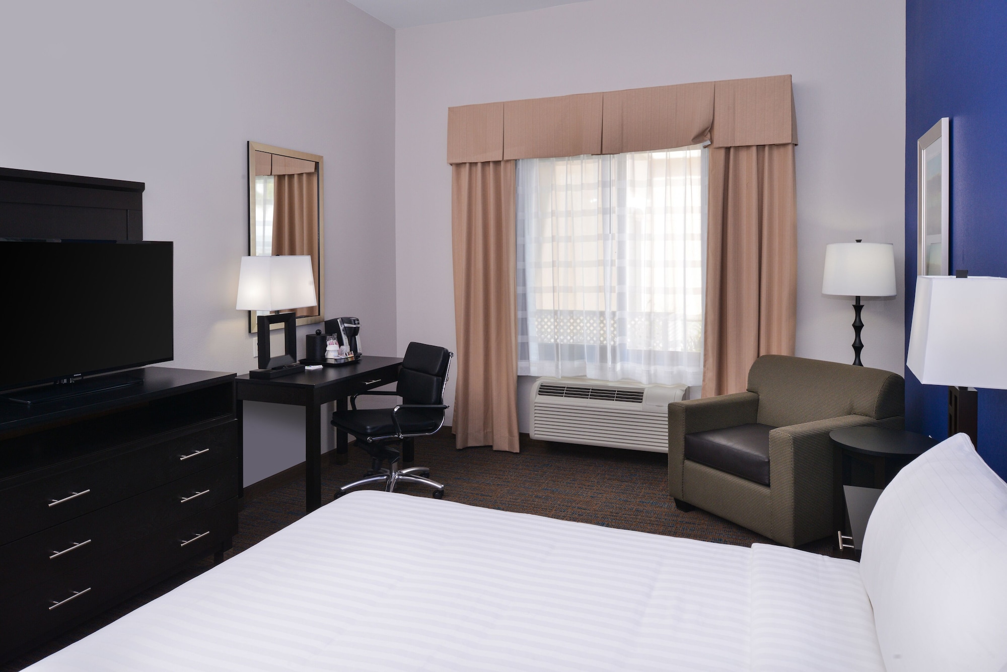 Standard, King Bed, Accessible