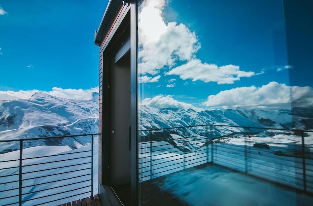 Quadrum Ski & Yoga Resort 61/68