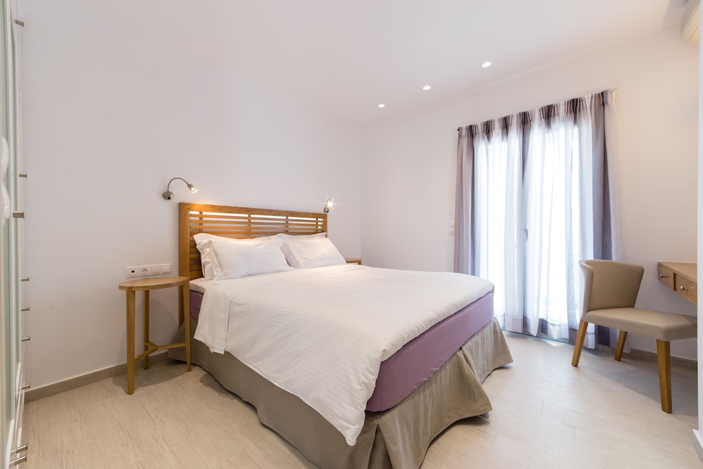 جناح سوبيريور بسريرين كوين بغرفتي نوم بحوض جاكوزي، Anemomylos Residence 7/10