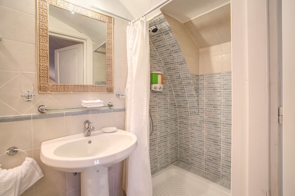 Navona Gallery Suites 42/50