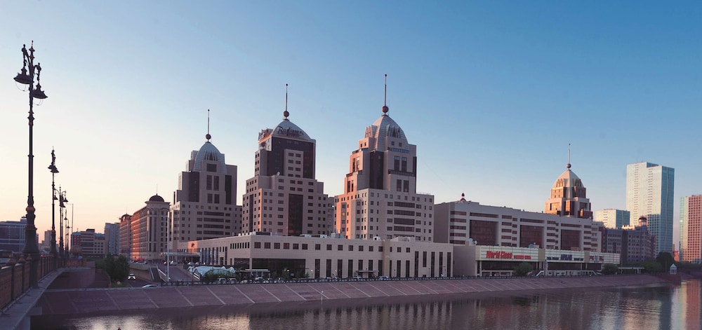 Radisson Hotel Astana 69/71