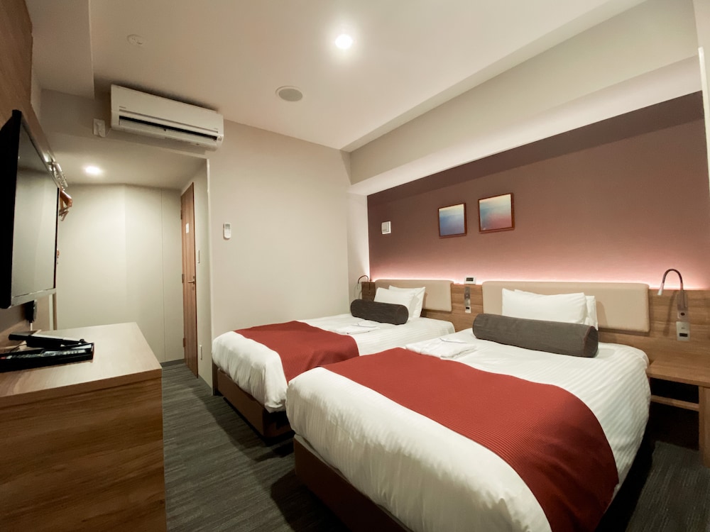 DELUXE, TWIN BEDS
