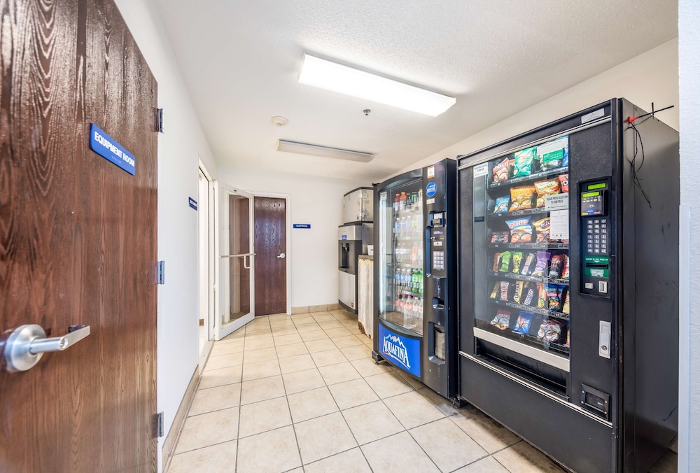 Golden Isles Inn & Suites Brunswick South 24/38