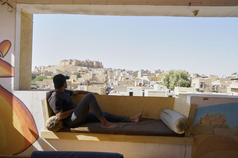 Mystic Jaisalmer Hostel / Backpacker 5/50