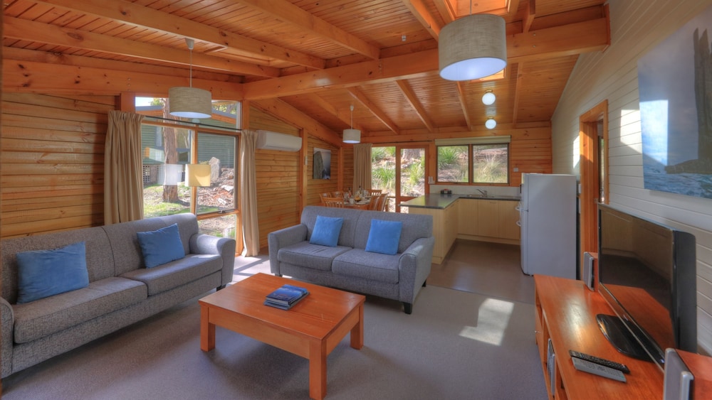 Stewarts Bay Lodge 35/65
