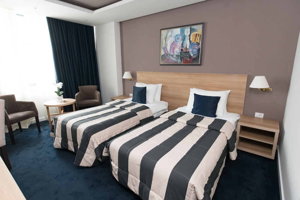 New City Hotel and Restaurant Nis 19/56