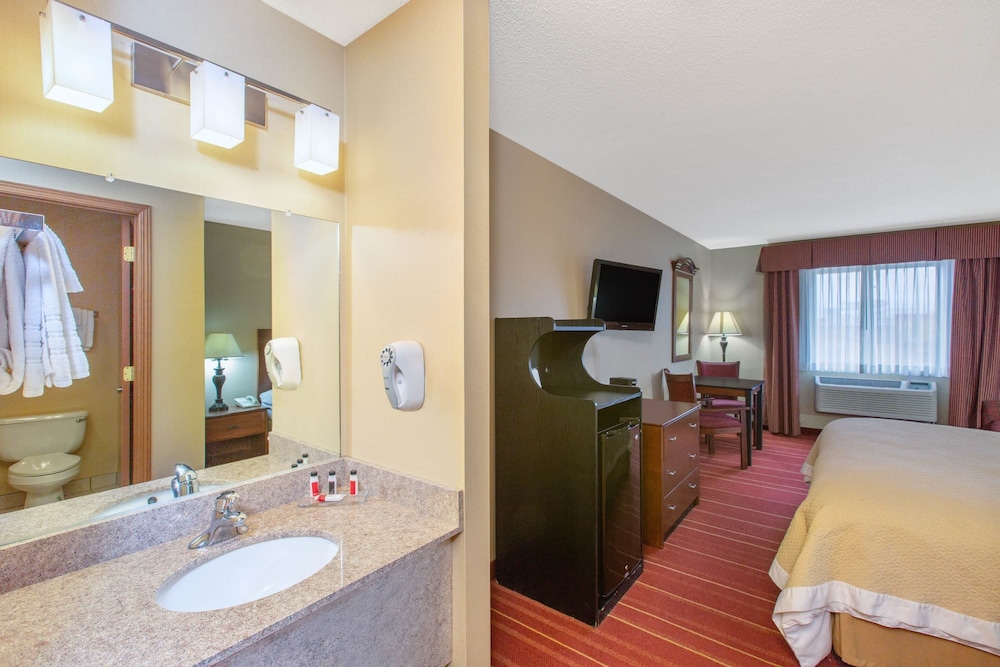 Days Inn by Wyndham Salina I-70 19/27