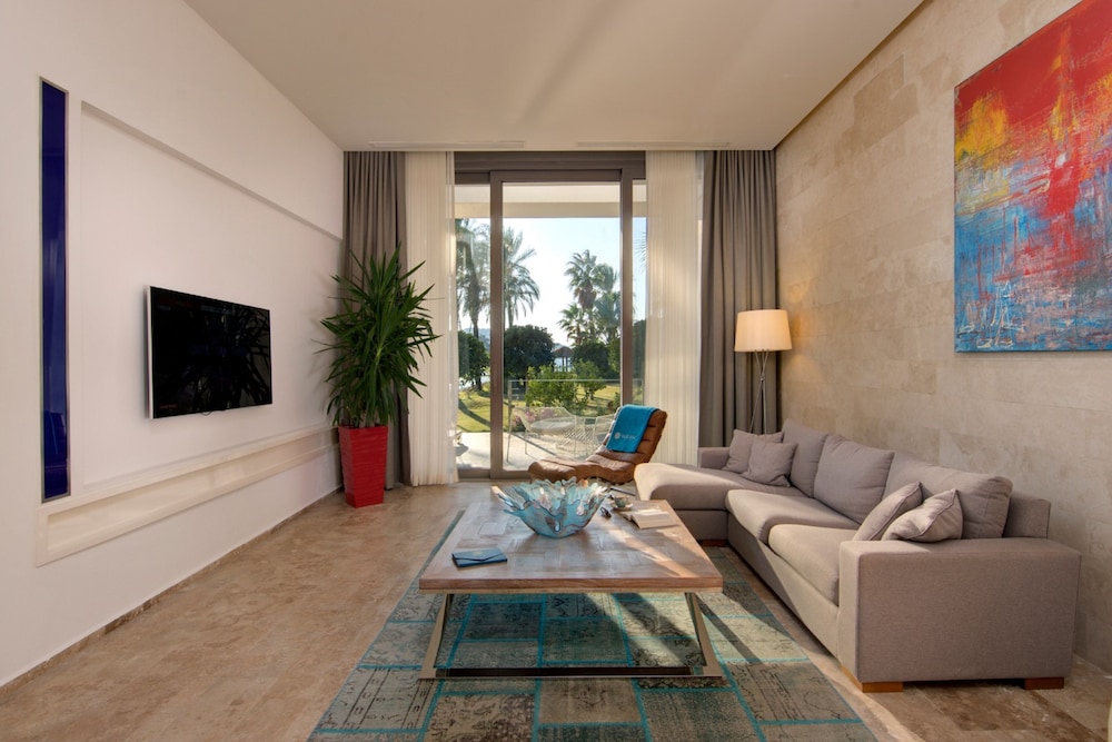 Yalikavak Marina Hotel by Social Living Collection 49/65