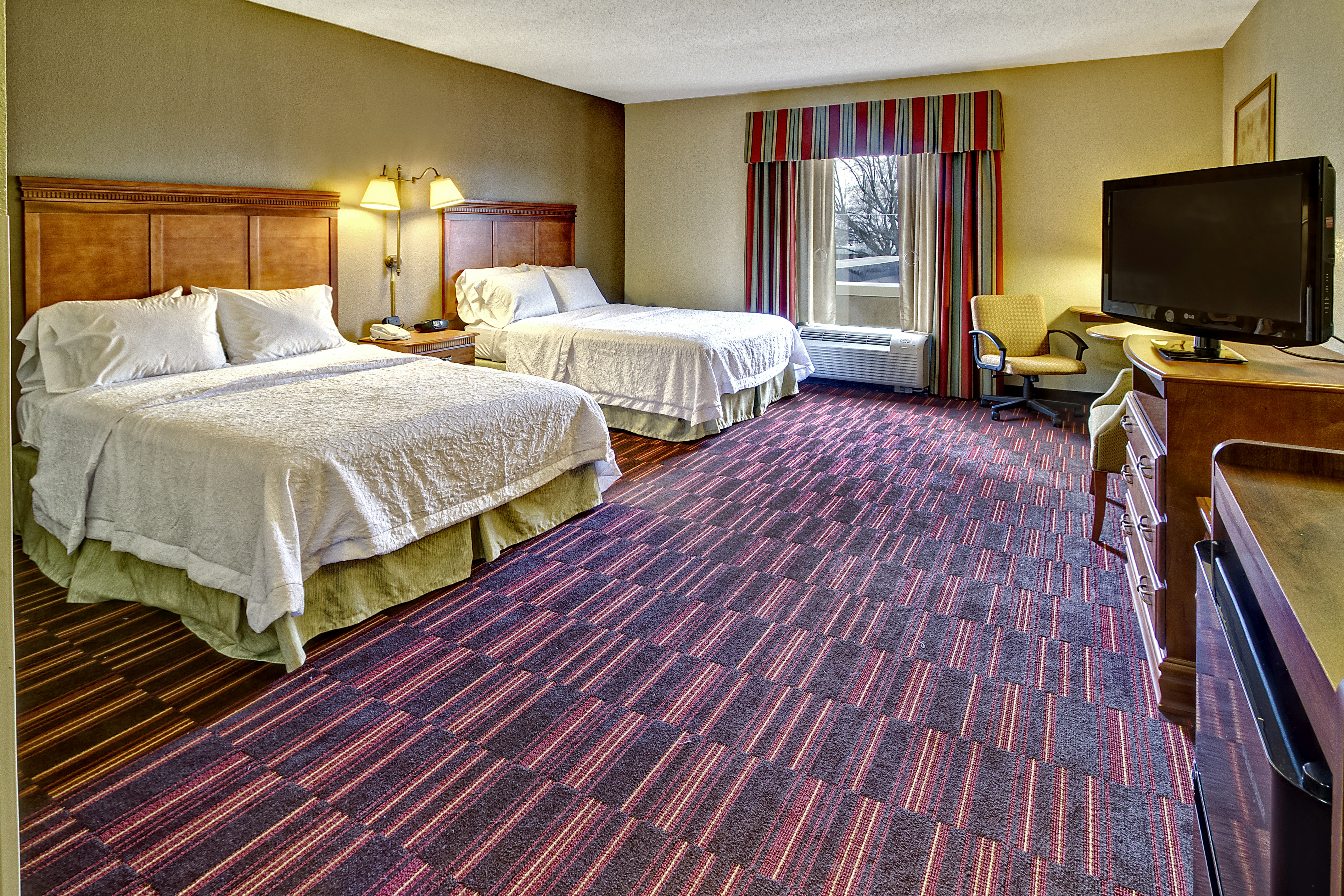 Hampton Inn Cleveland 8/35
