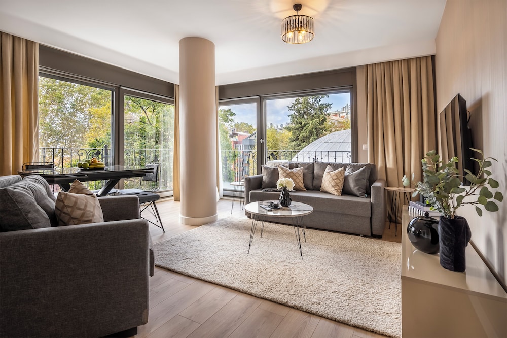 Ciragan Bosphorus Apartments 42/61