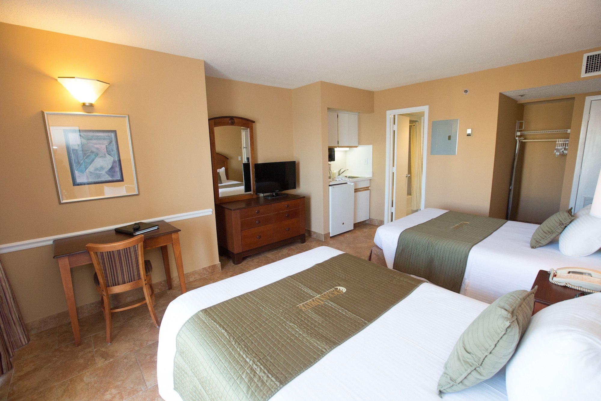 STANDARD, 2 DOUBLE BEDS, PARTIAL SEA VIEW
