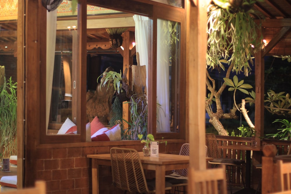 Taulan Villa and Restaurant 10/50