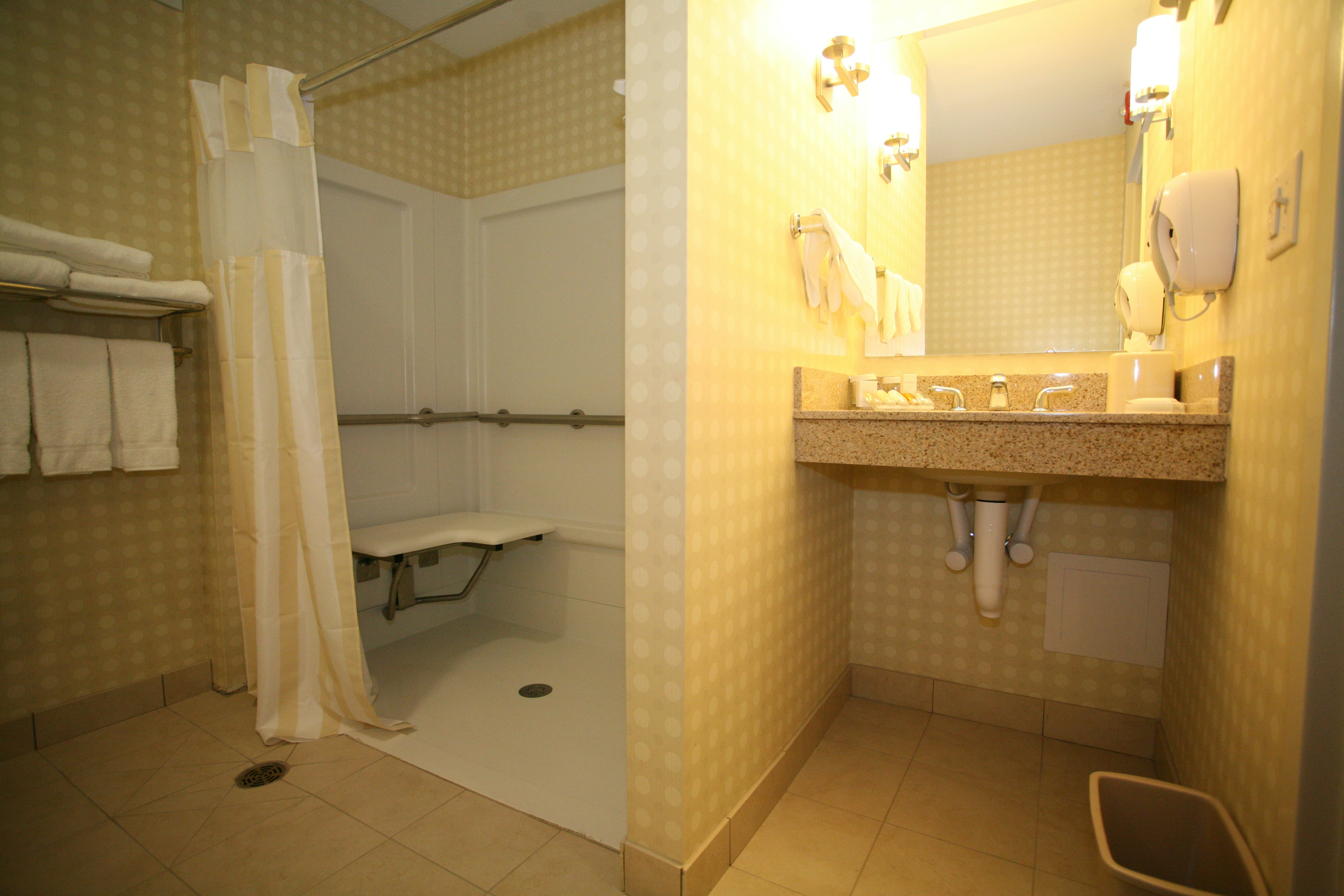 Hilton Garden Inn Elkhart 16/16