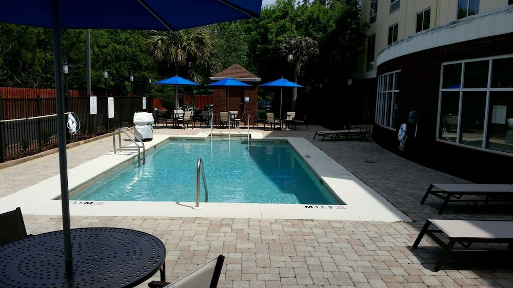 Holiday Inn Express Hotel & Suites Daphne 71/74