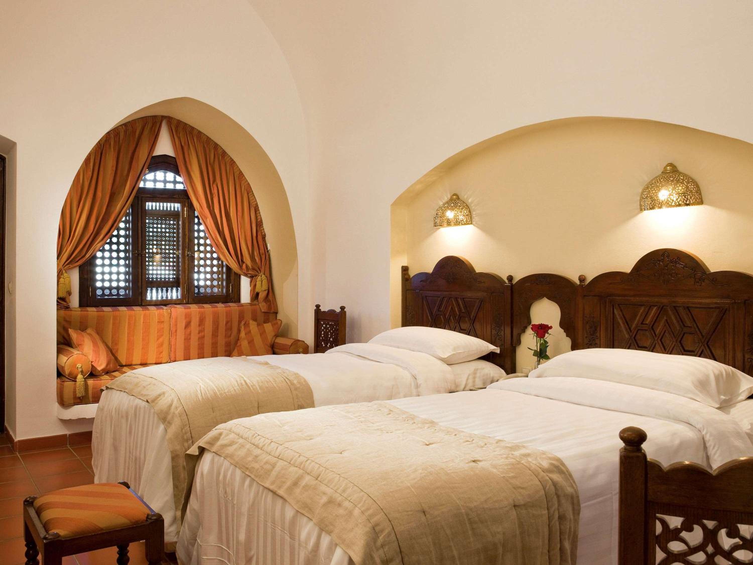 Classic, Twin Beds, Pool and Sea View