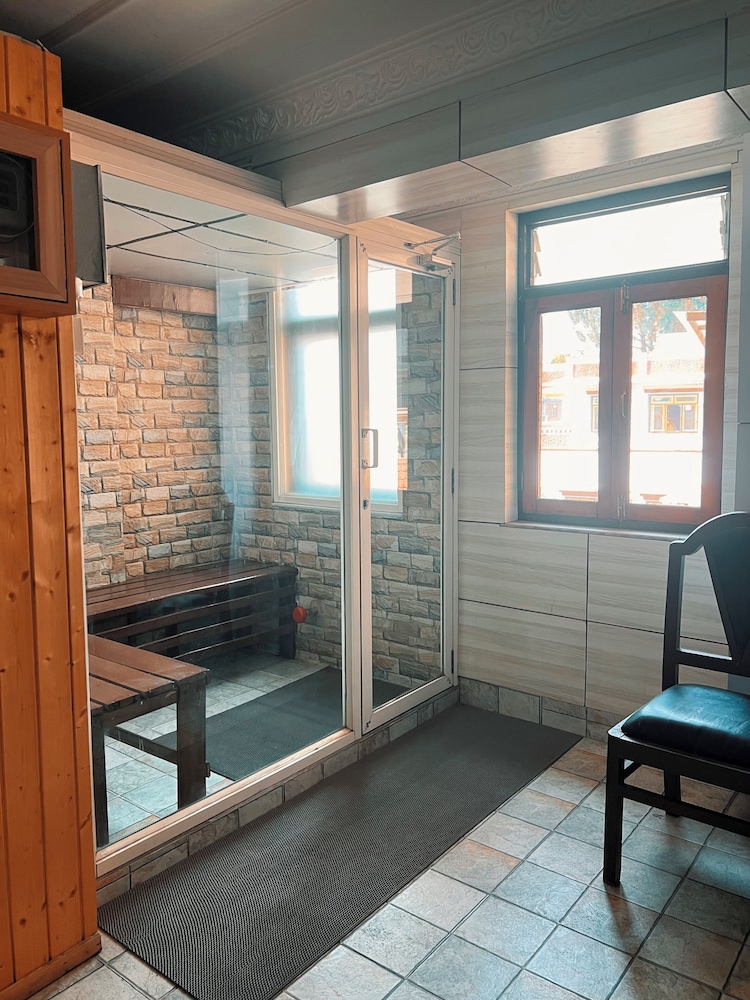 Bodhi Inn & Suite 30/50