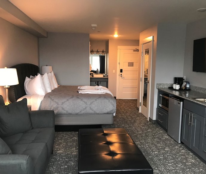 Starfish Manor Oceanfront Hotel 4/8