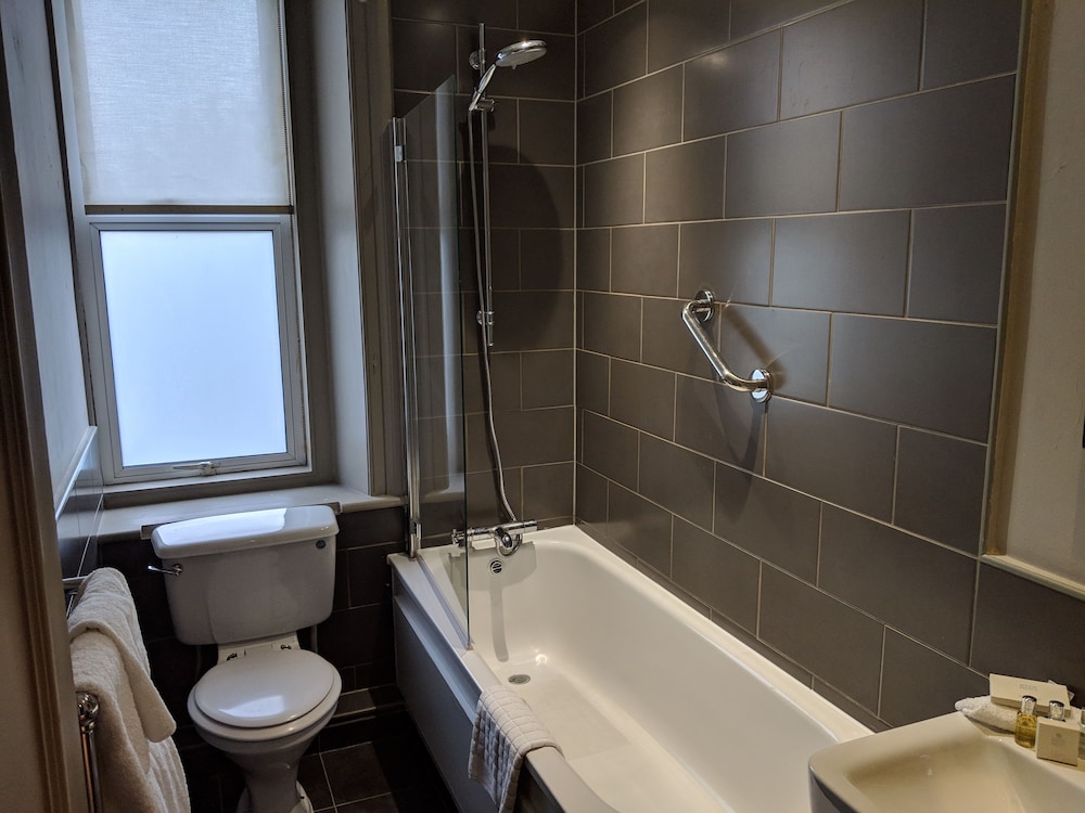 Hartsfield Manor 39/43