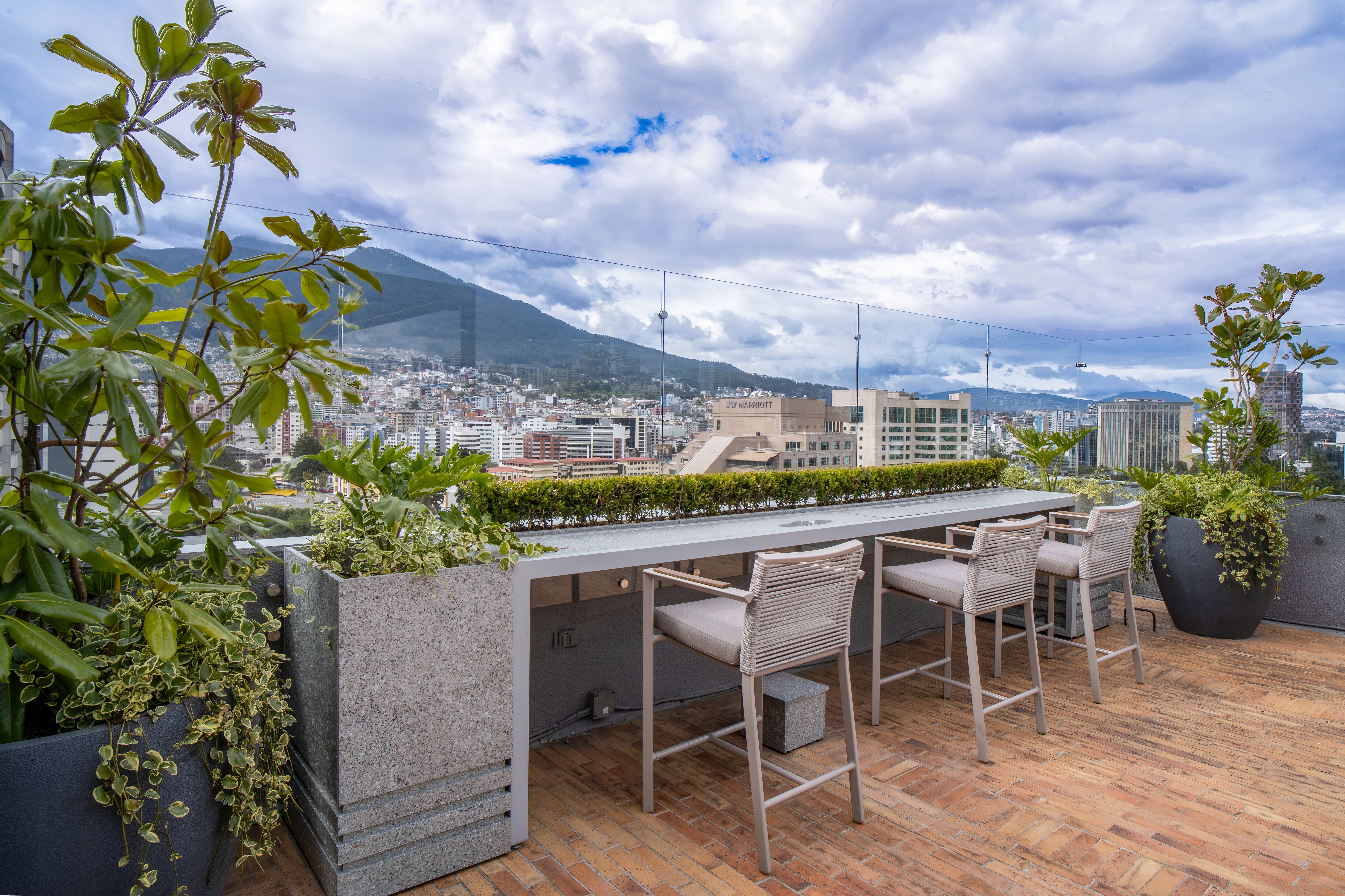 HOLIDAY INN EXPRESS QUITO 46/66