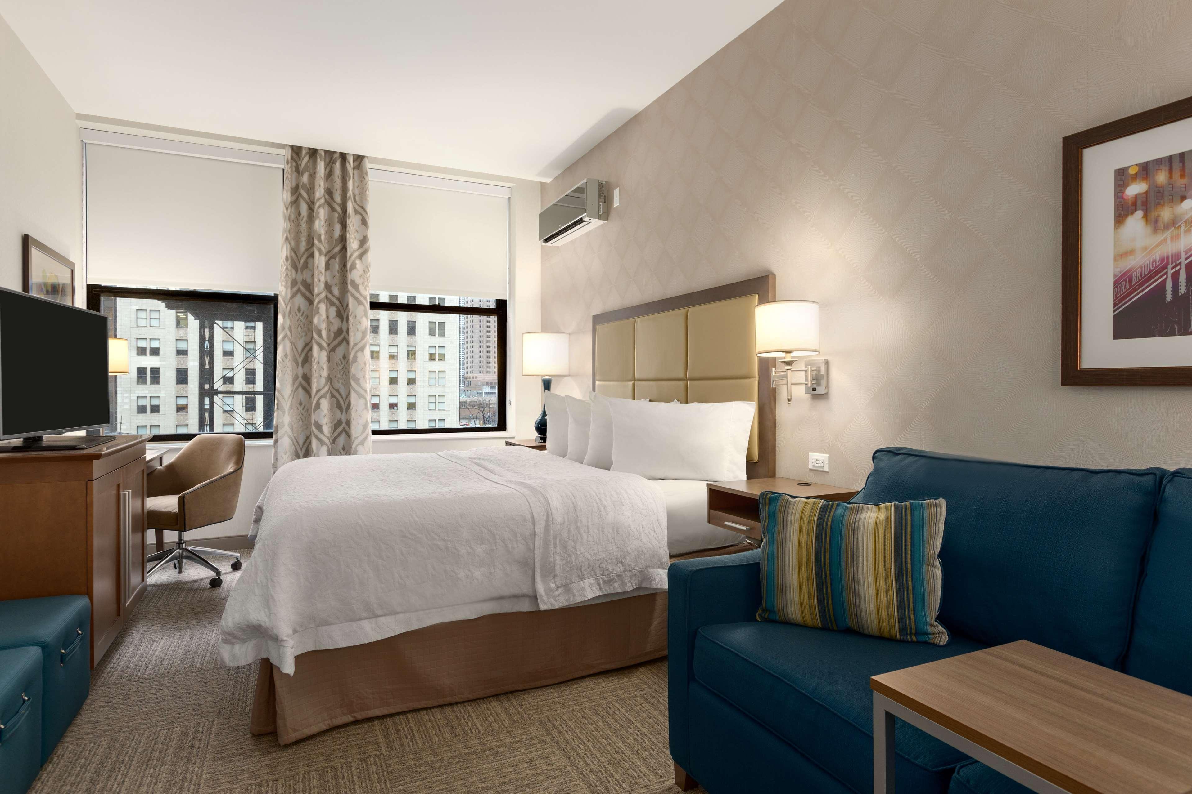 ROOM, KING BED, SOFA