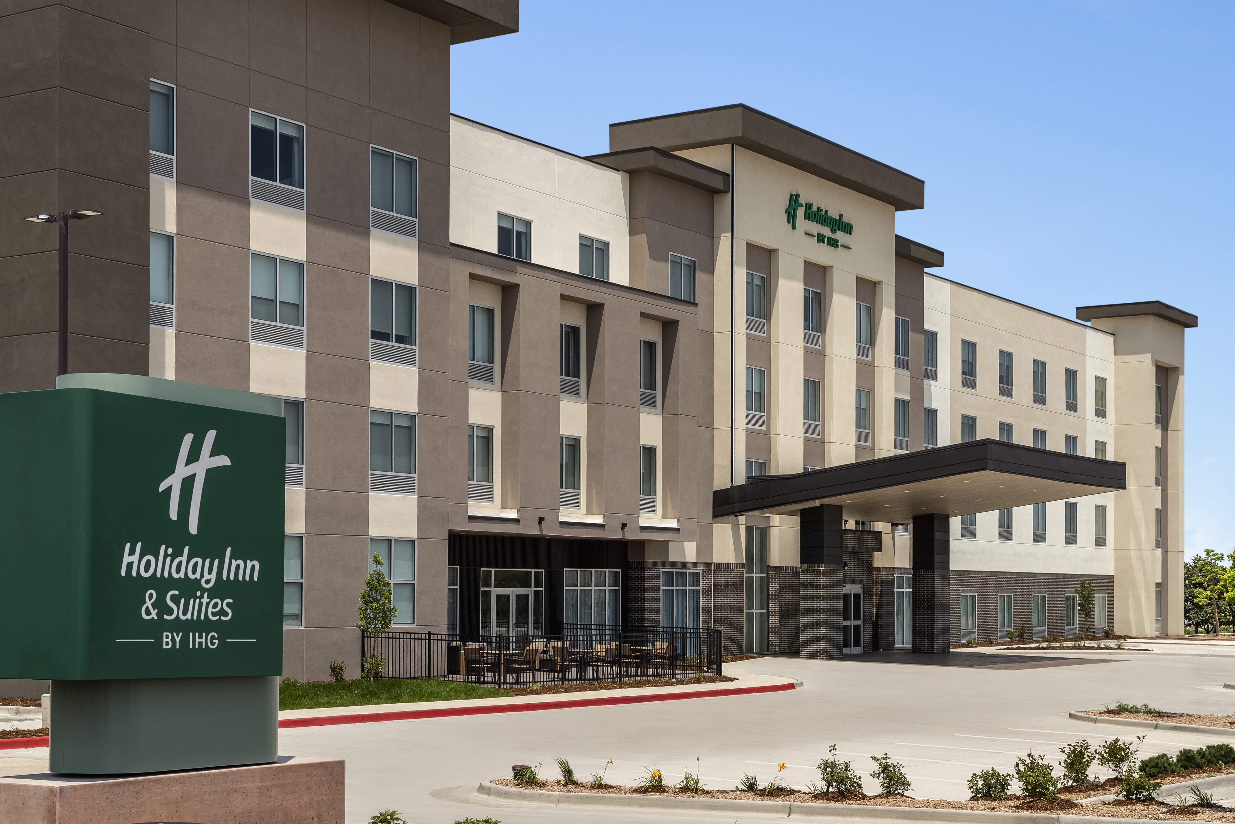 Holiday Inn Hotel And Suites Commerce City Denver Airport 3/50