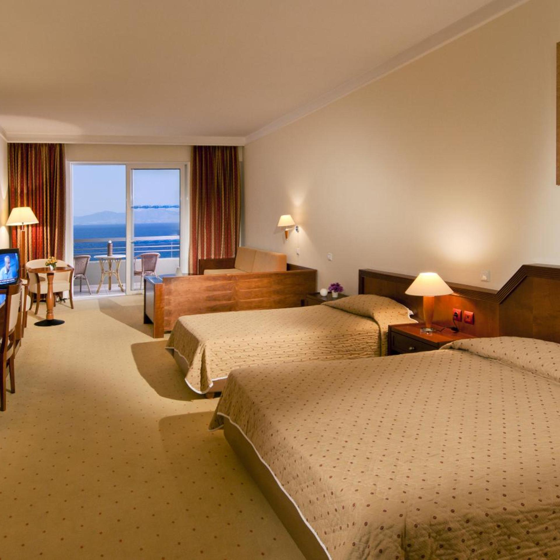 JUNIOR SUITE SIDE SEA VIEW