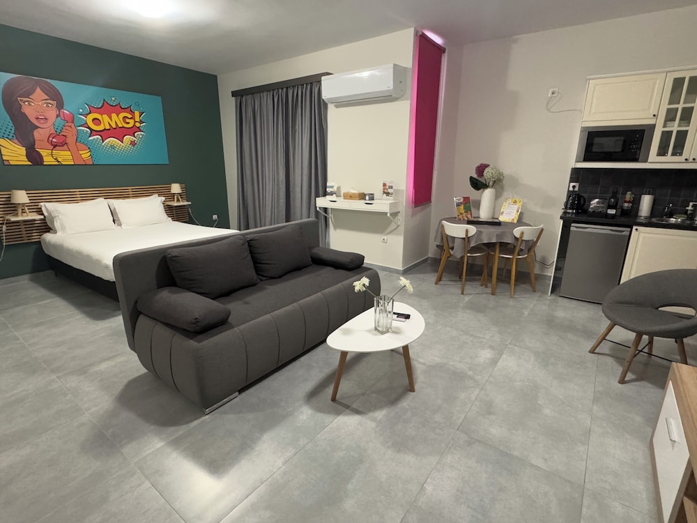 Connect Suites 30/48
