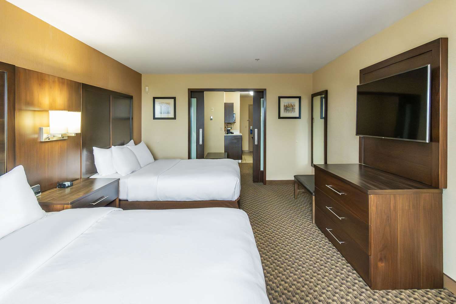 Comfort Inn & Suites Salmon Arm 7/26
