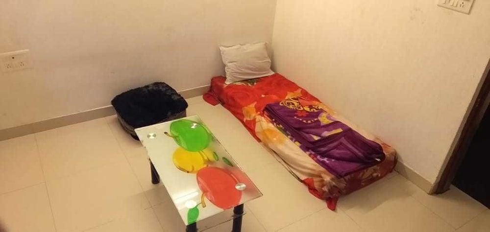 Oyo 10389 Latanand Residency 9/12