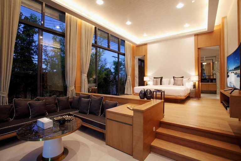 Pool, 5 Bedrooms, Villa