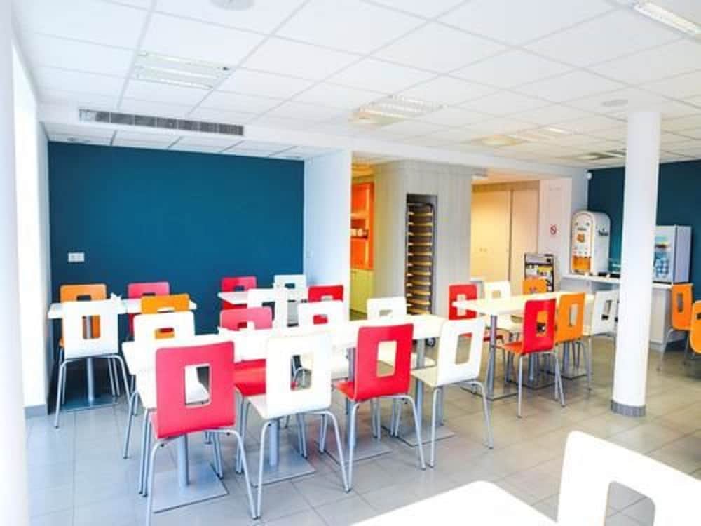 Premiere Classe Rouen Sud Val de Reuil 32/45