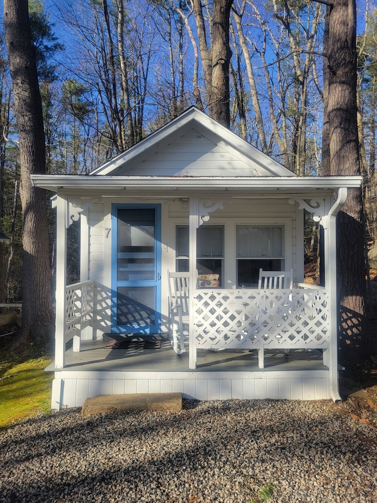 2 River Road Inn & Cottages 9/50