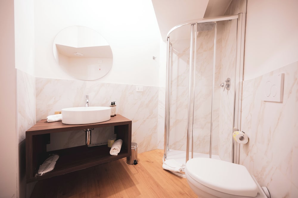 Carlo Felice Boutique Hotel 36/39