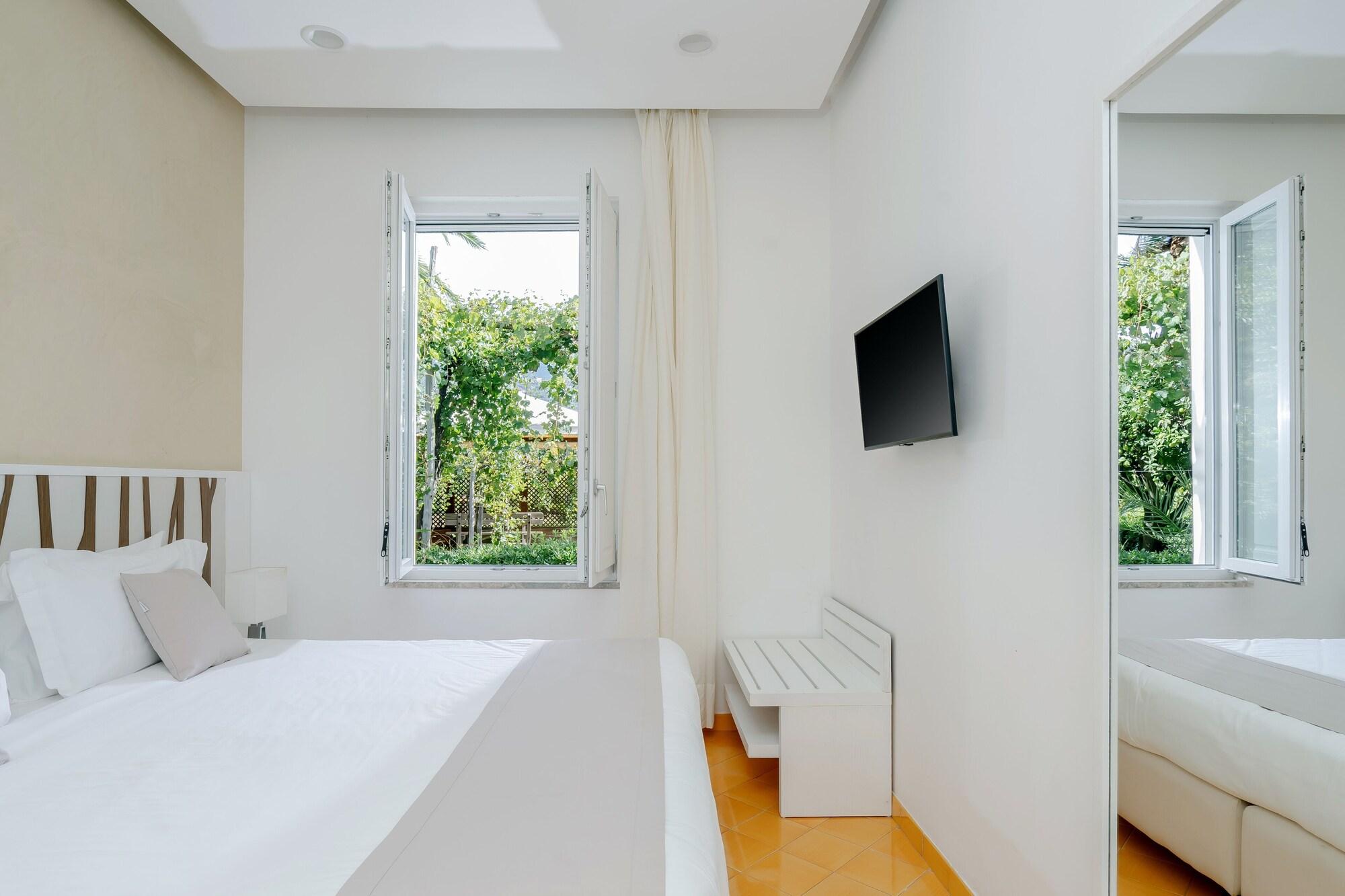 2 Bedrooms, Apartment, Terrace, Garden Area