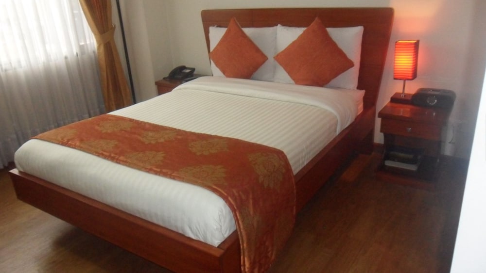 Hotel Splendor 12/31