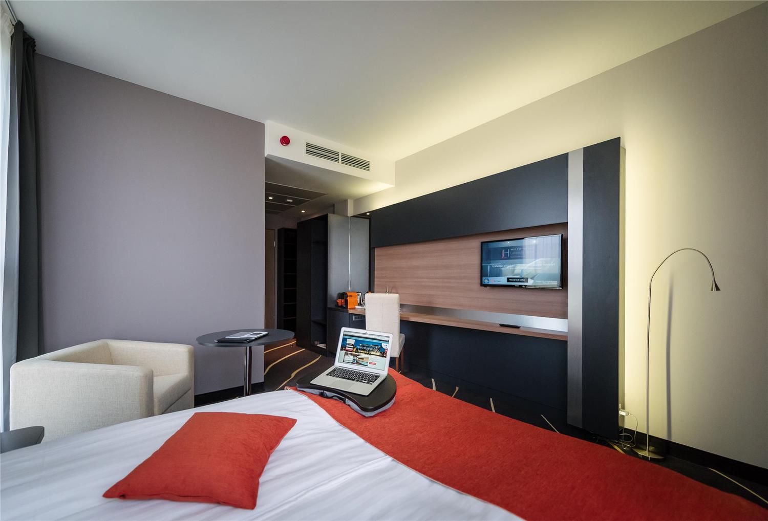 Best Western Plus Lakeside Hotel 21/58