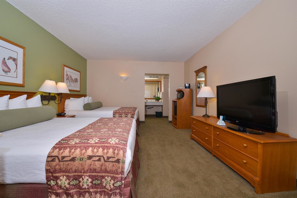 Best Western Plus King's Inn & Suites 16/37