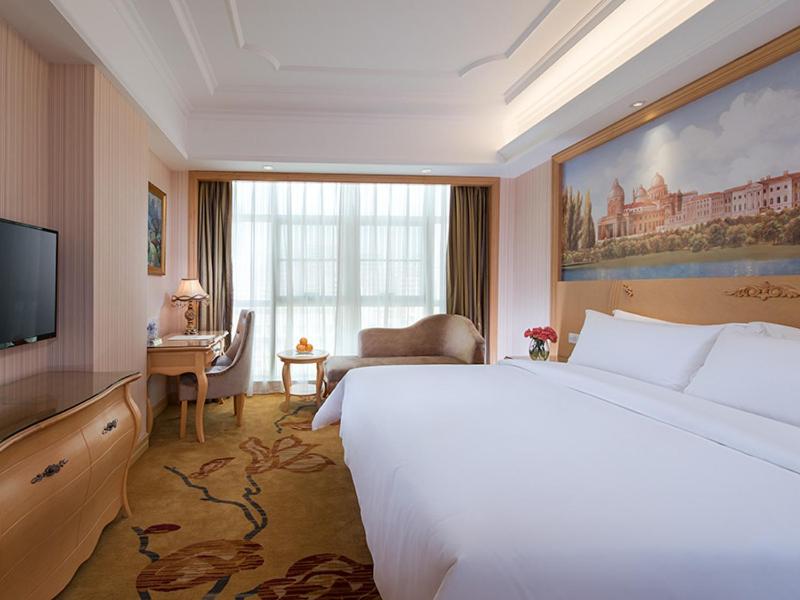 Vienna International Hotel Shenzhen Longhua Center 13/34